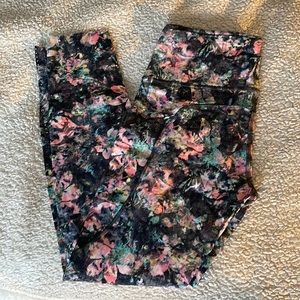 Lululemon euc fast and free tight size 6